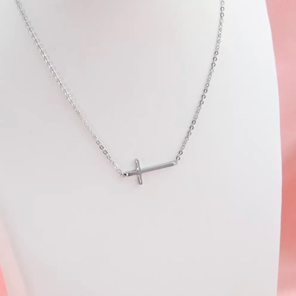New 925 Sterling Silver Sideway Cross Necklace - Picture 4 of 5